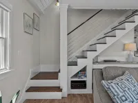 New WATERFRONT home in Portsmouth! - Homestays