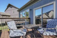 Cottage with 2 Pools, Splash Pad and Private Hot Tub - Country Houses