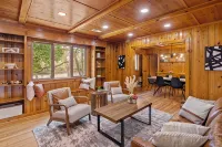 WATERFRONT!! HOT TUB!! 4 BED/4 BATH CHARMING HOME IN THE HEART OF CAMBRIDGE - Homestays