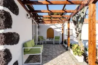 Los Laureles Bungalow