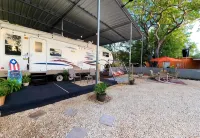 La Parguera, precioso , privado y comodo trailer se alquila, cerca de todo
