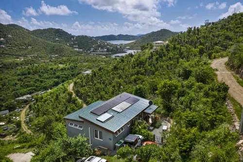 Banana Sweet Top! 2 Bedroom!!  Hot Tub and Tesla Back up Power! - balcony