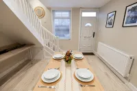 Cosy House in Runcorn: Perfect for Families & Business Travelers! Free Parking Hotels in 