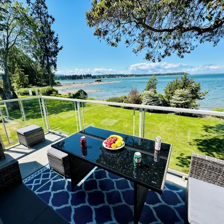 Ocean front with stunning views!! Gardens, trails, pools, and more. Pure beauty!