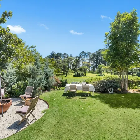 European-Inspired Country Home Walking Distance to Bundanoon Village
