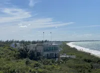 Ocean Villa. 100feet from beach and private のホテル