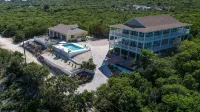 Breathtaking Views, Outstanding Accommodation - Pool, Deck & Solar - appartements de vacances