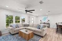 Charming, Fully Renovated  3bd/2bth house in awesome Vero Beach. Dogs welcome! - 4-Star