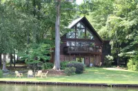 Rustic Log Cabin with amazing view of Lake Gaston! - 3-Star