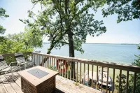 Cozy Clean Cottage on Clearwater - Homestays