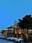 Family Resort Hotel - Bintang 4