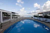 Oasis Beach Hotel - Sea View