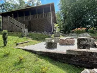 2 Views!  Front view of Lake Glenville & back view of Christmas Tree farm! - Alppimaja