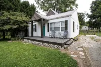 Brilliance of Bradshaw! 10 min from Downtown Knoxville! - Bungalows