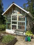 Cozy ,artistic cottage in a garden setting close to the beach and hiking trails.
