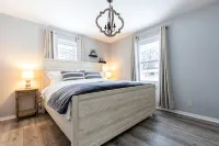 Chic~AquaCottage/Walk2Beach/FencedYard/GameRM - Beach
