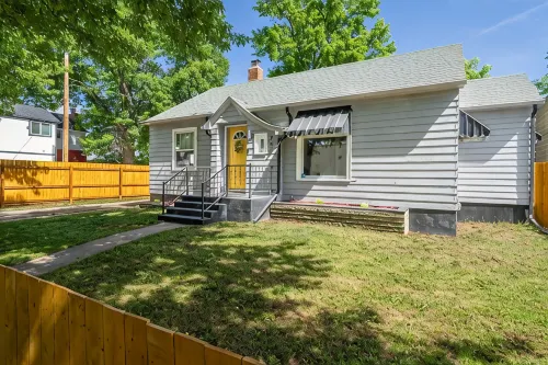 Adorable Downtown Loveland Chalet - Chalets