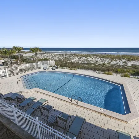 Jacksonville Beach Front Paradise-Close to Mayo