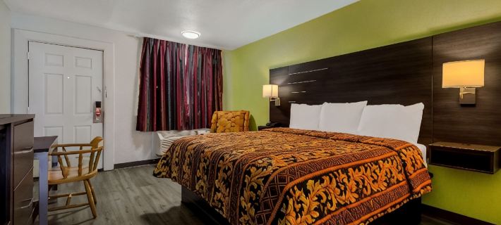 Monsoon Inn Отели в г. Бомонт