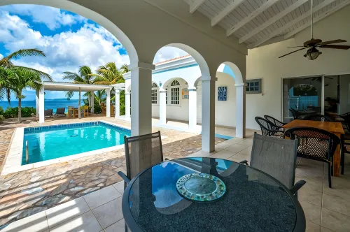 Oceanfront Villa, private pool, gazebo, great diving and snorkeling steps away - Biệt thự