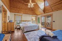 Vintage Luxury Creekside Cabin ~ King Bed, Hot Tub, Fire Pit & Game Room, Dog Ok