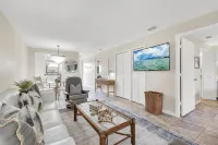 Renovated 5-Star Condo - Pool & Tennis – Near Fort Myers Beach