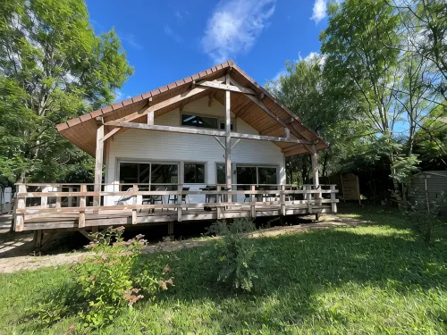 Cottage 6 to 8 people, House wood layout quality. Near lake Bcp of space - 木屋
