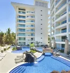 Magnificent Luxury True Beachfront Condo Unbeatable Commodities  - 3 Br / 3.5 B - สระว่ายน้ำส่วนตัว