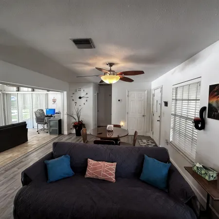 Ft. Myers-Labelle-Okeechobee Clewiston WiFi Pool Vacation Home. Отели в г. Хендри