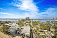 Ritz Carlton 3 bedroom Condo - Beach