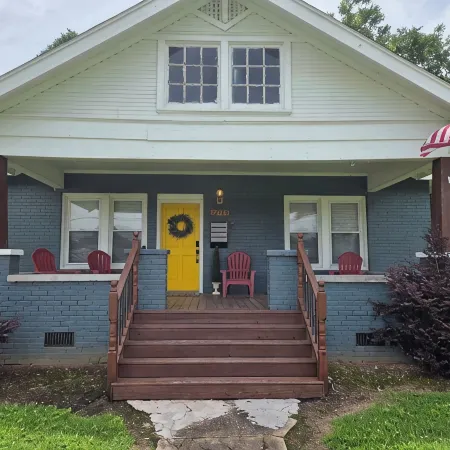 Charming 4-bedroom 3bath house in terrific Florence with WiFi, AC