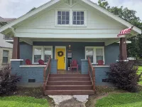 Charming 4-bedroom 3bath house in terrific Florence with WiFi, AC
