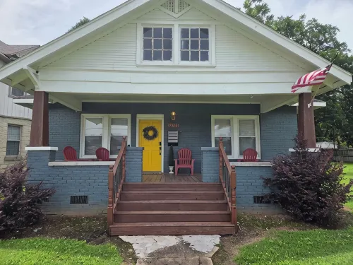 Charming 4-bedroom 3bath house in terrific Florence with WiFi, AC - 4-Star