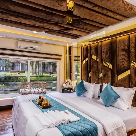 Upper Deck Houseboats