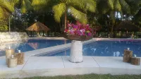 Puerto Barillas - piscina