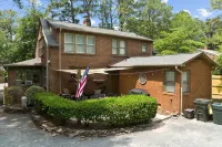 Charming, Cozy Home Close to Everything Downtown! Perfect for Large Groups! - 3-Star