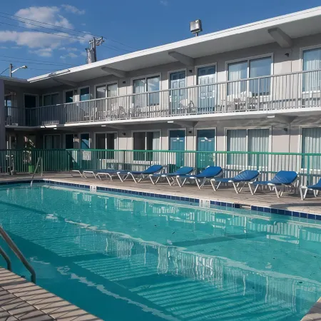Admiral Motor Inn