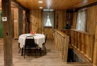 Secluded Hot Tub Cabin in the Heart of Southeast Ohio - Hytter