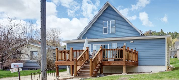 Spacious 3BR Home w/ Deck – Right in Downtown Custer, Shops & Dining! Hotels in Custer