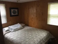 Cozy little cottage on beautiful Pine Lake