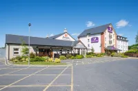 Premier Inn Llanelli Central East - parking