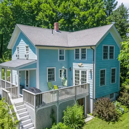 Cottage in Downtown Mystic