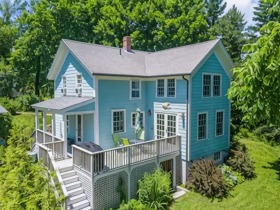 Cottage in Downtown Mystic