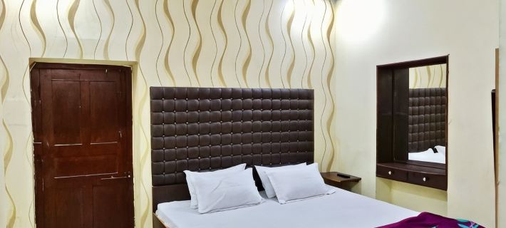 Roop Guest House Hotels in Lucknow