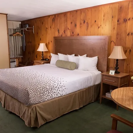 Knotty Pine Motel