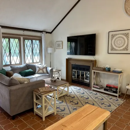 4-bedroom chalet in lovely Ocean Pines with WiFi, AC