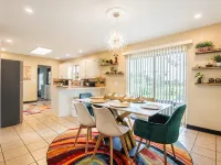 Stylish and funky, minutes away from everything NWA has to offer! Hotels in Springdale