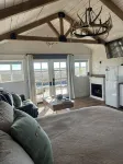Elegant and peaceful cabin on the Clark's Fork of the Yellowstone river!