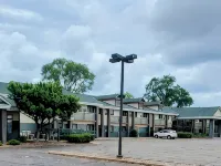 River Hill Inn & Suites Hotels in Hudson