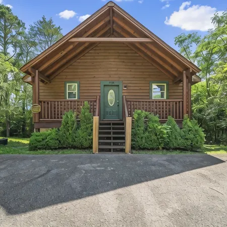Mountain and River Views: hot tub ~ pool table~ movie theater ~ fire pit